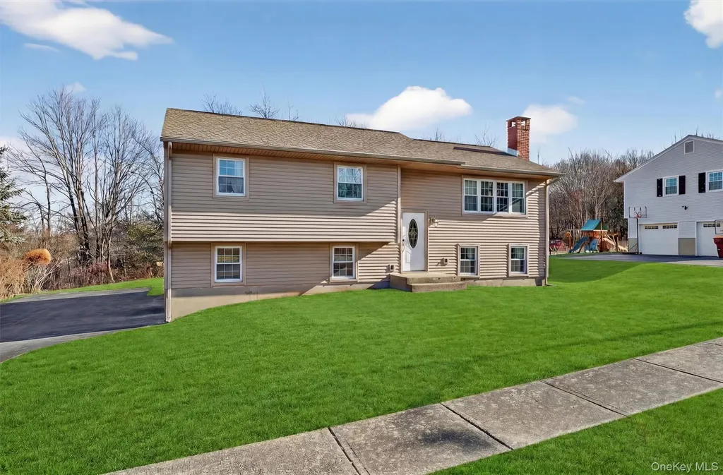 11 Hilltop Lane Warwick NY 10990