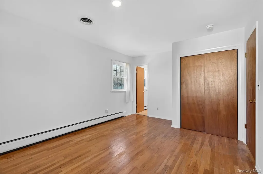 11 Hilltop Lane Warwick NY 10990