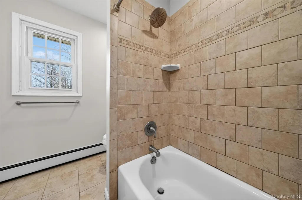 11 Hilltop Lane Warwick NY 10990