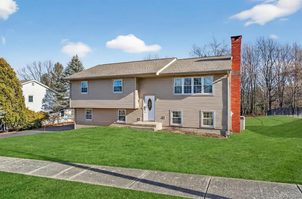 11 Hilltop Lane Warwick NY 10990