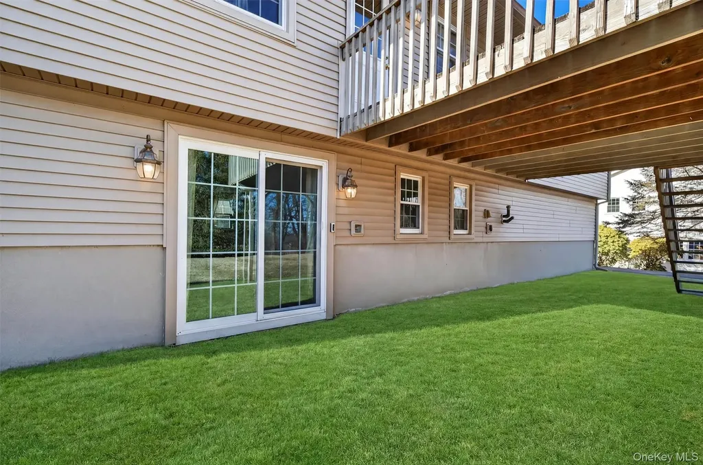 11 Hilltop Lane Warwick NY 10990