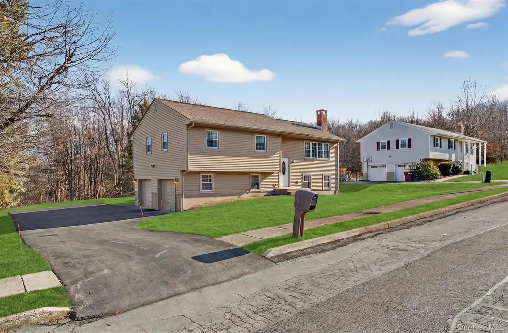 11 Hilltop Lane Warwick NY 10990