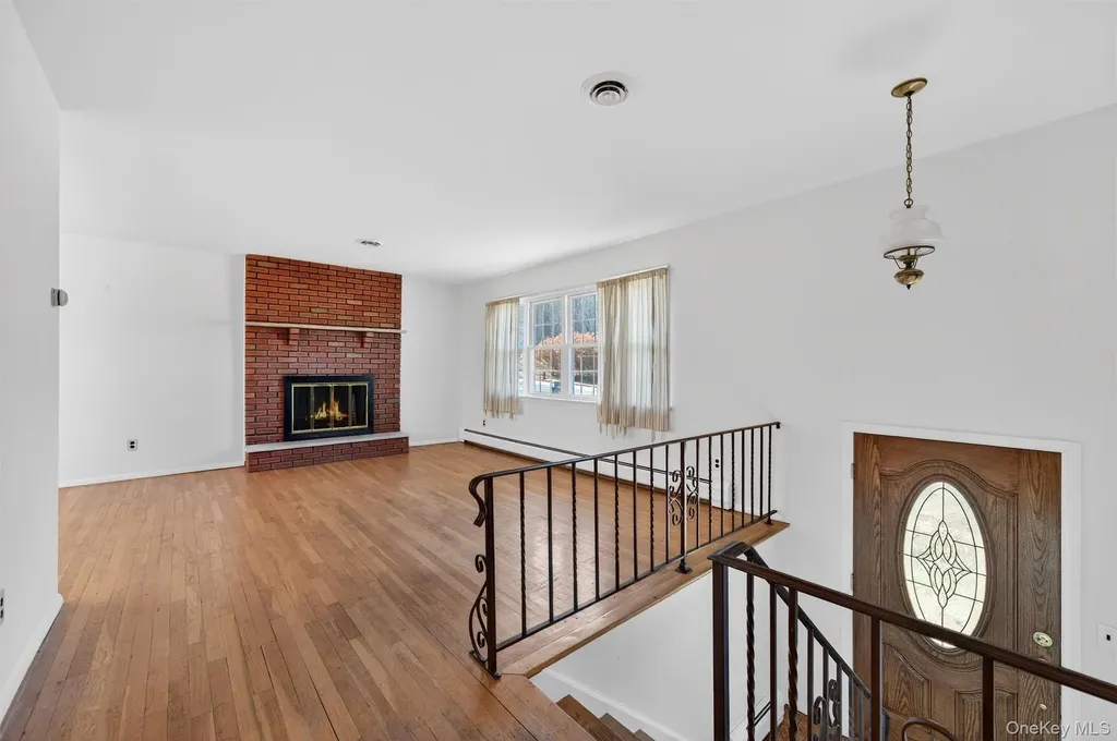 11 Hilltop Lane Warwick NY 10990