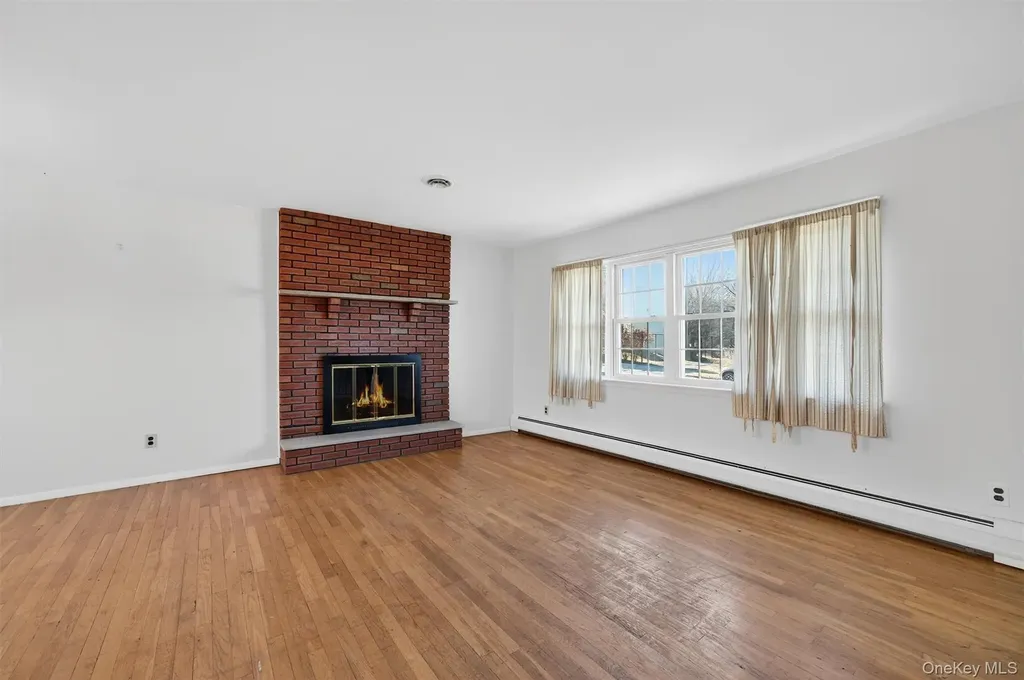 11 Hilltop Lane Warwick NY 10990