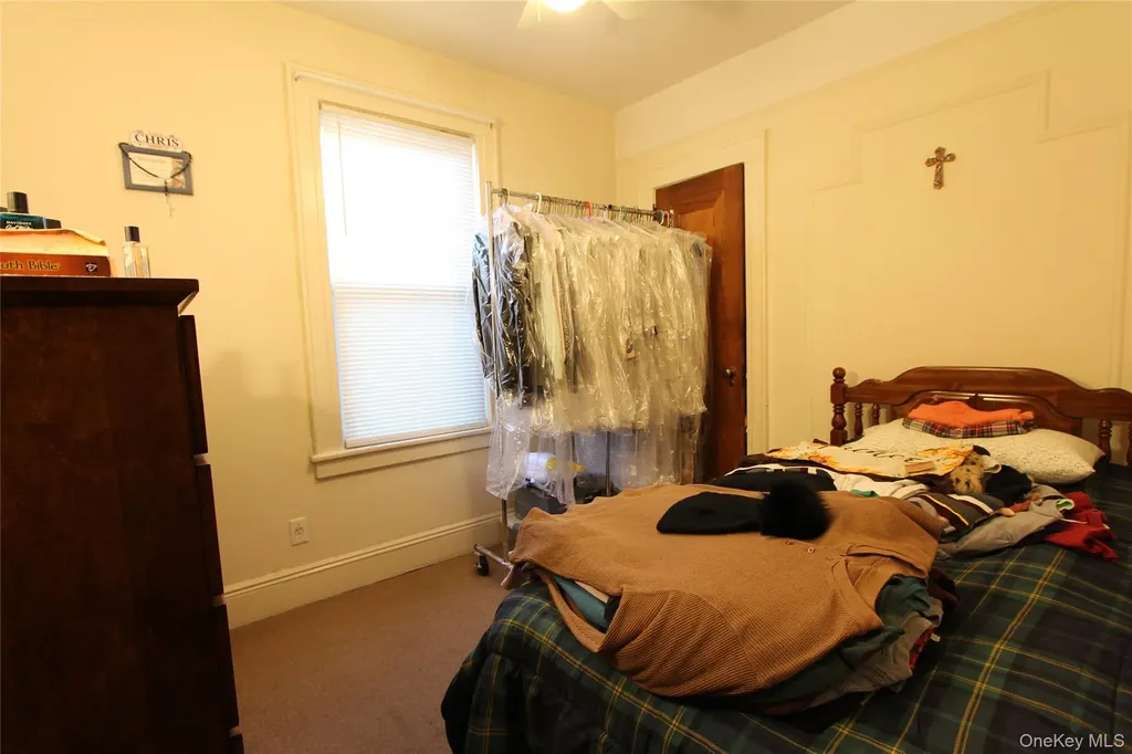 69-23 64th Place Glendale NY 11385