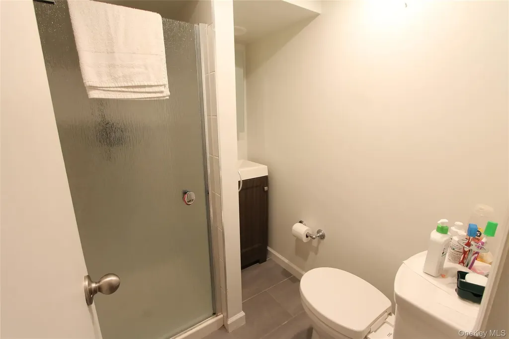 69-23 64th Place Glendale NY 11385