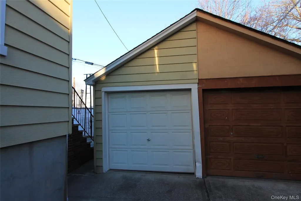 69-23 64th Place Glendale NY 11385