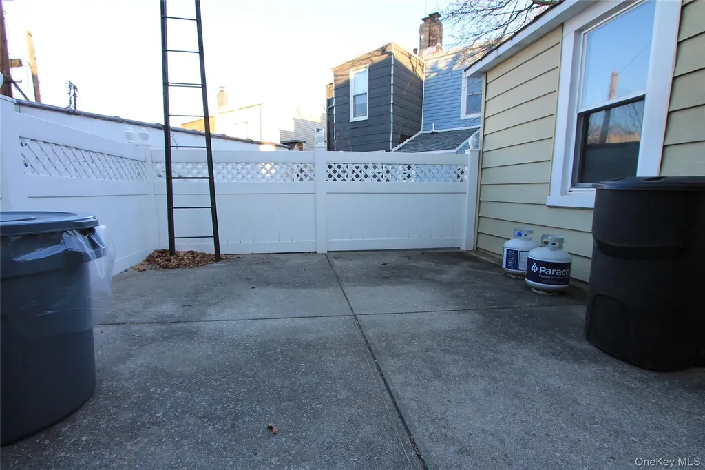 69-23 64th Place Glendale NY 11385
