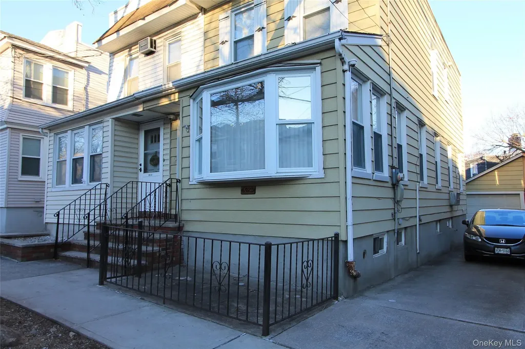 69-23 64th Place Glendale NY 11385