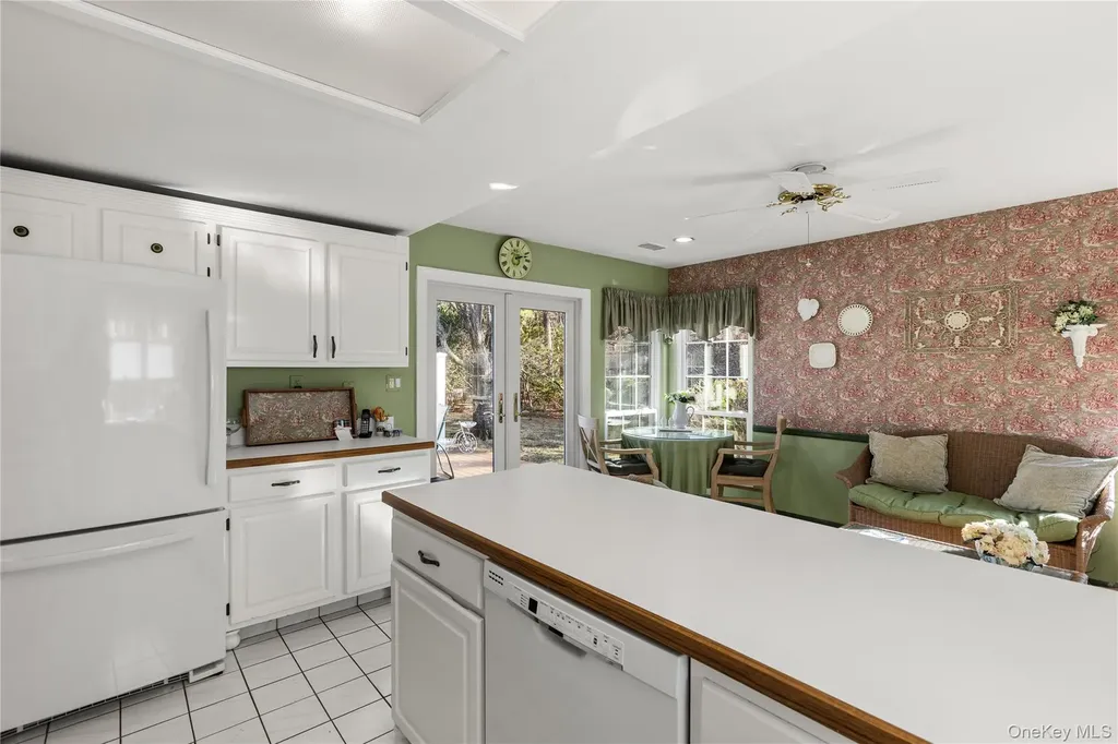 77 Glen Drive Ridge NY 11961