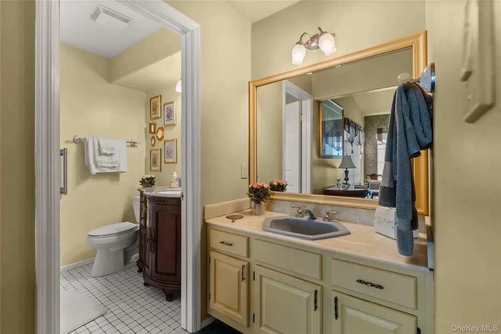 77 Glen Drive Ridge NY 11961