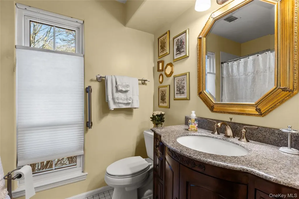 77 Glen Drive Ridge NY 11961