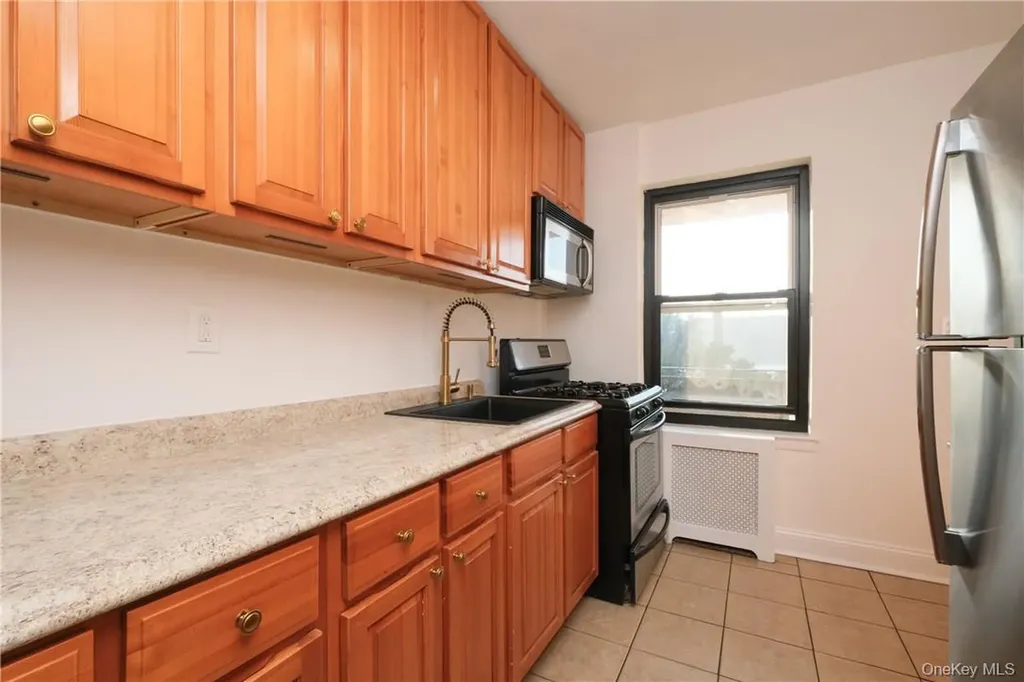 440 Warburton Avenue Yonkers NY 10701