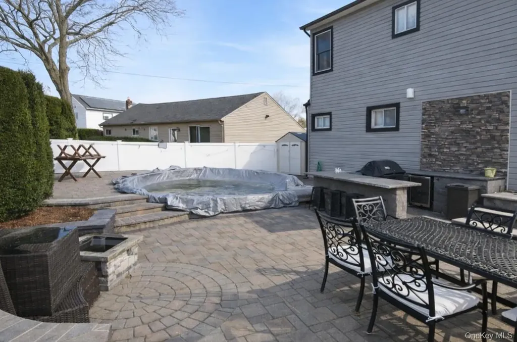 166 Daniel Road N Massapequa NY 11758