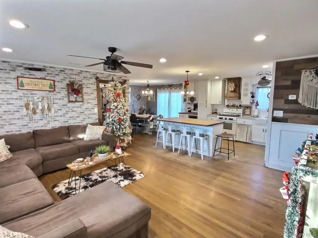 166 Daniel Road N Massapequa NY 11758