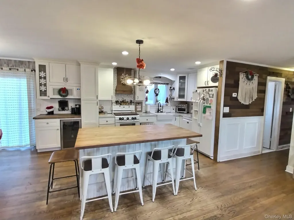 166 Daniel Road N Massapequa NY 11758