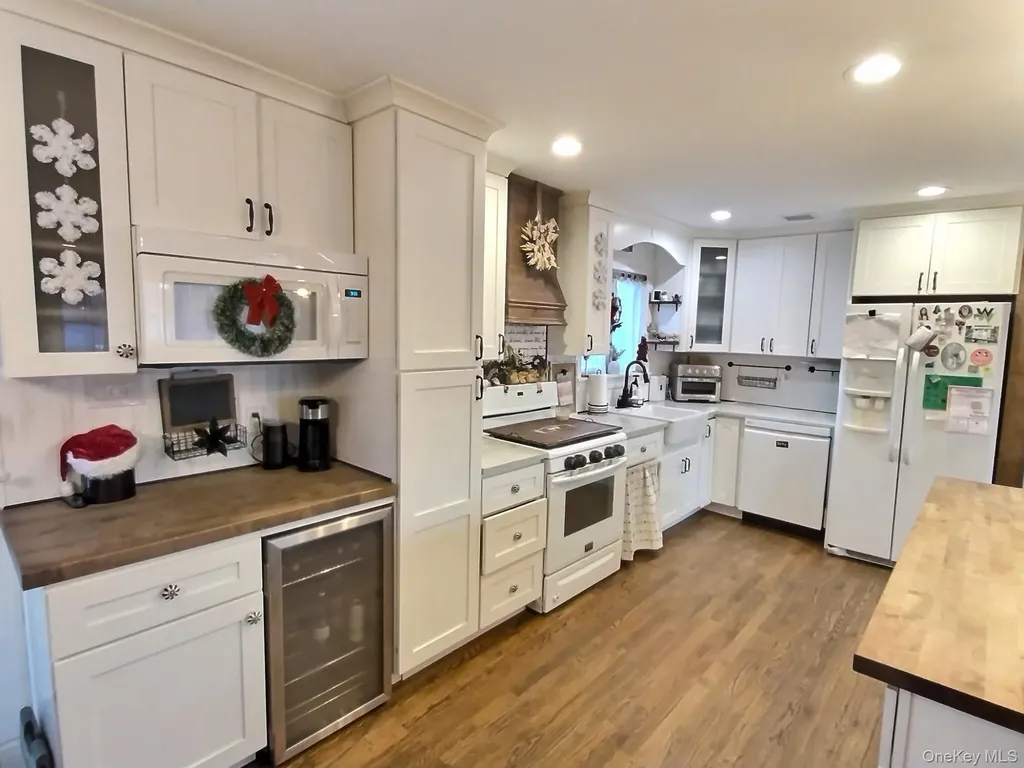 166 Daniel Road N Massapequa NY 11758