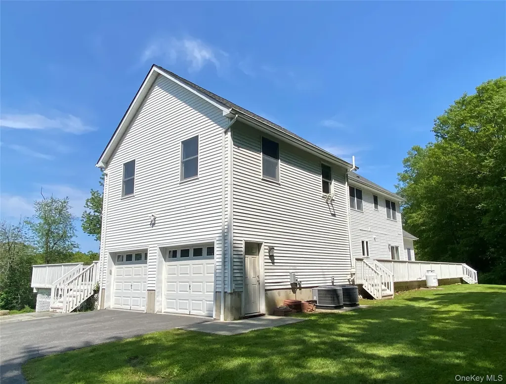 390 Birch Hill Road Patterson NY 12563