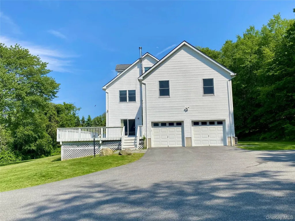 390 Birch Hill Road Patterson NY 12563
