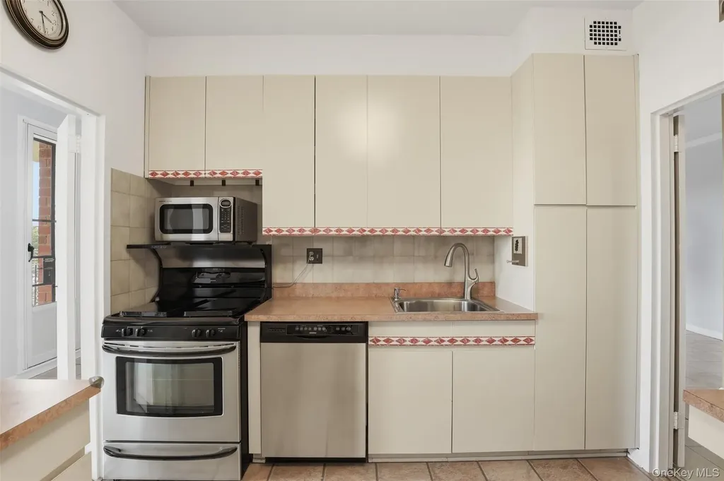 16 Rockledge Avenue Ossining NY 10562