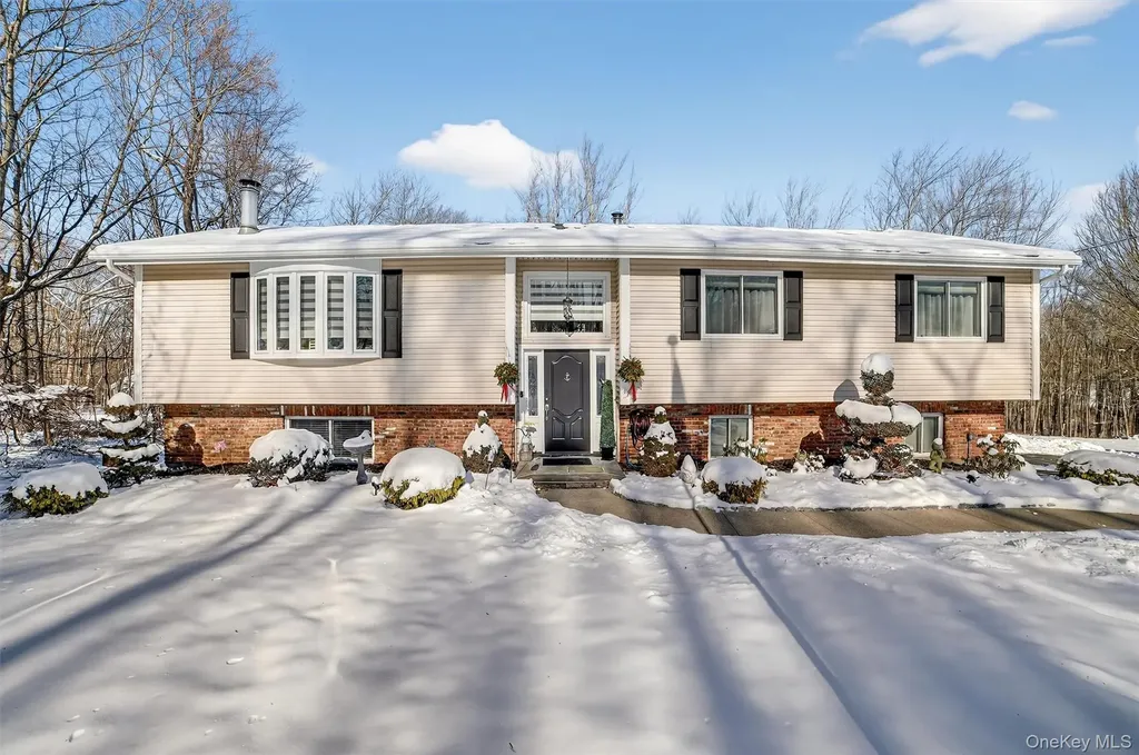 13 Watergate Drive Amawalk NY 10501