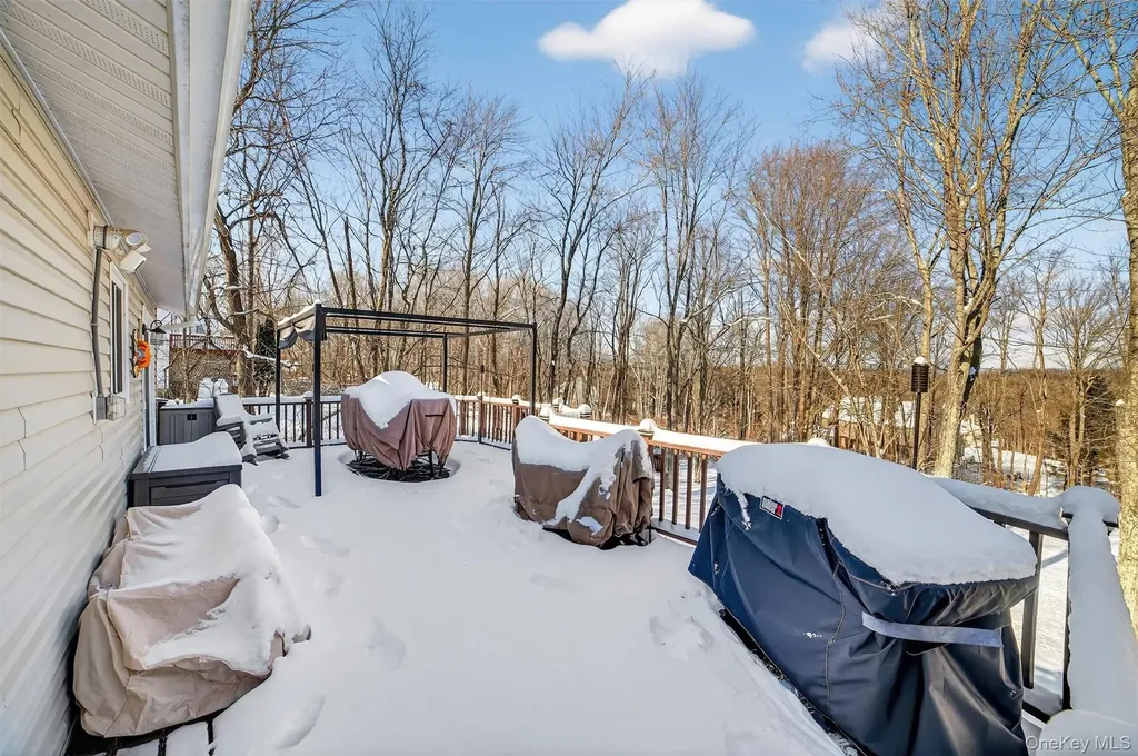 13 Watergate Drive Amawalk NY 10501