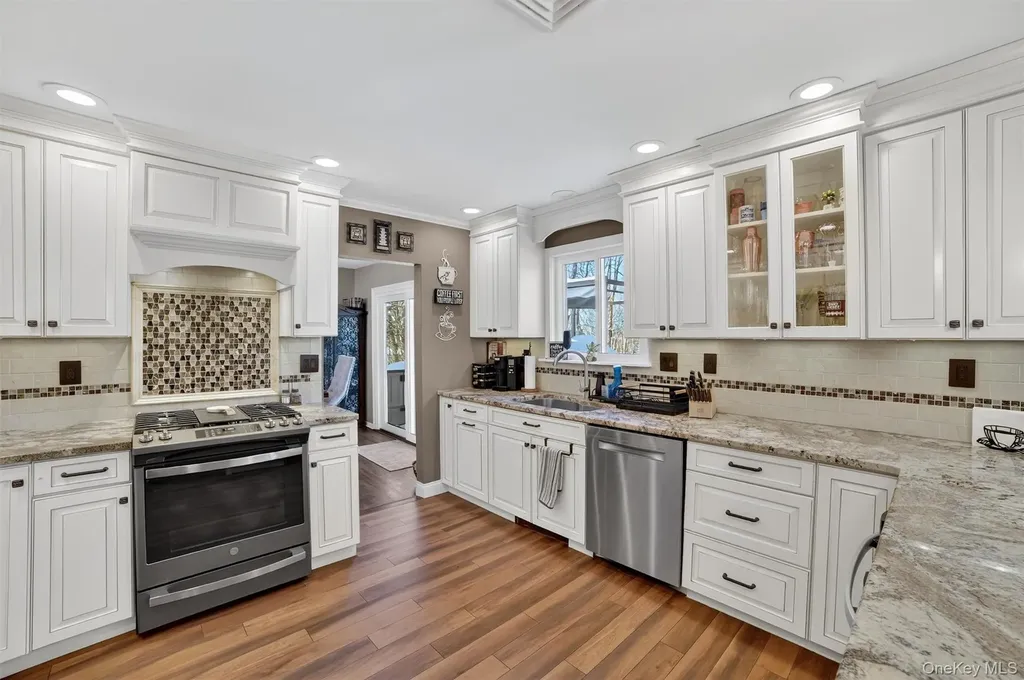 13 Watergate Drive Amawalk NY 10501