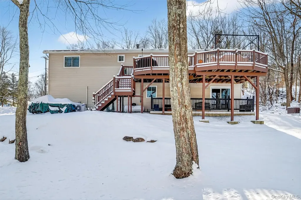 13 Watergate Drive Amawalk NY 10501