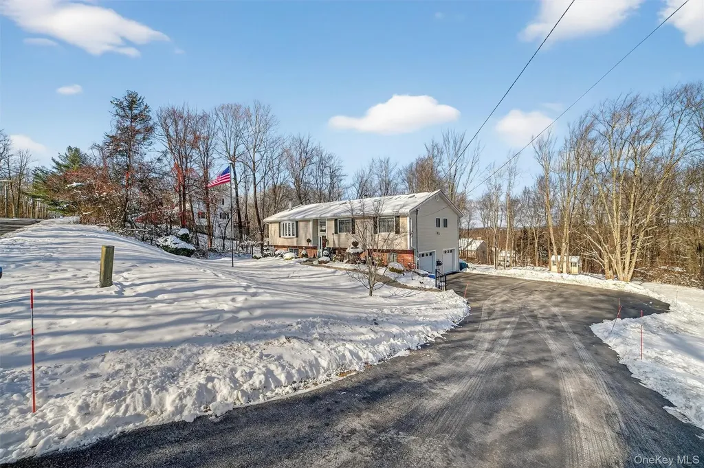13 Watergate Drive Amawalk NY 10501