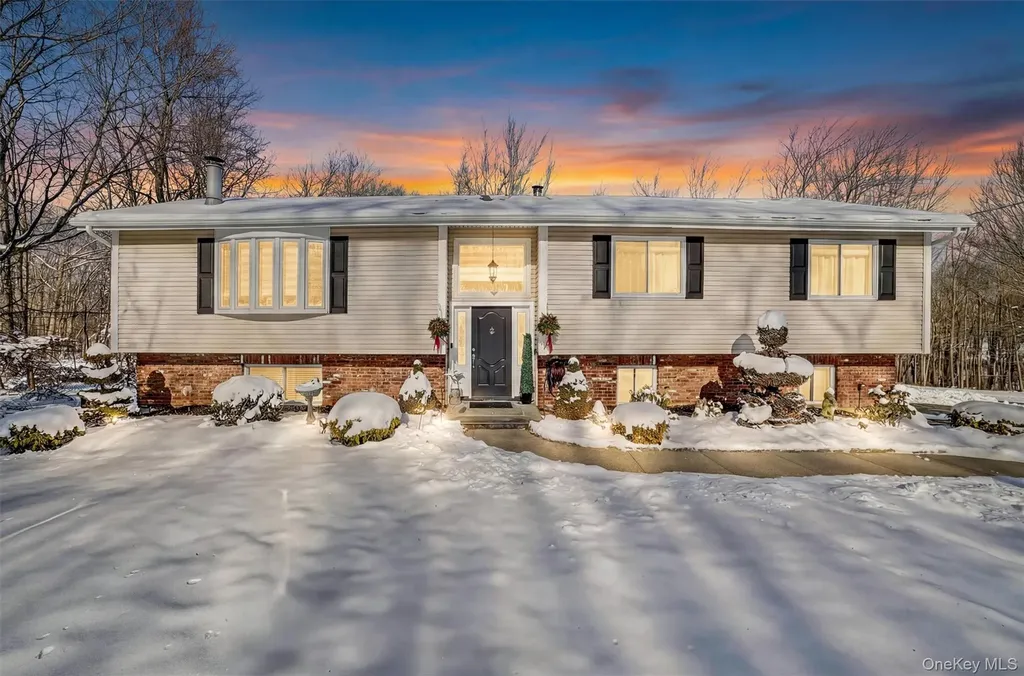 13 Watergate Drive Amawalk NY 10501