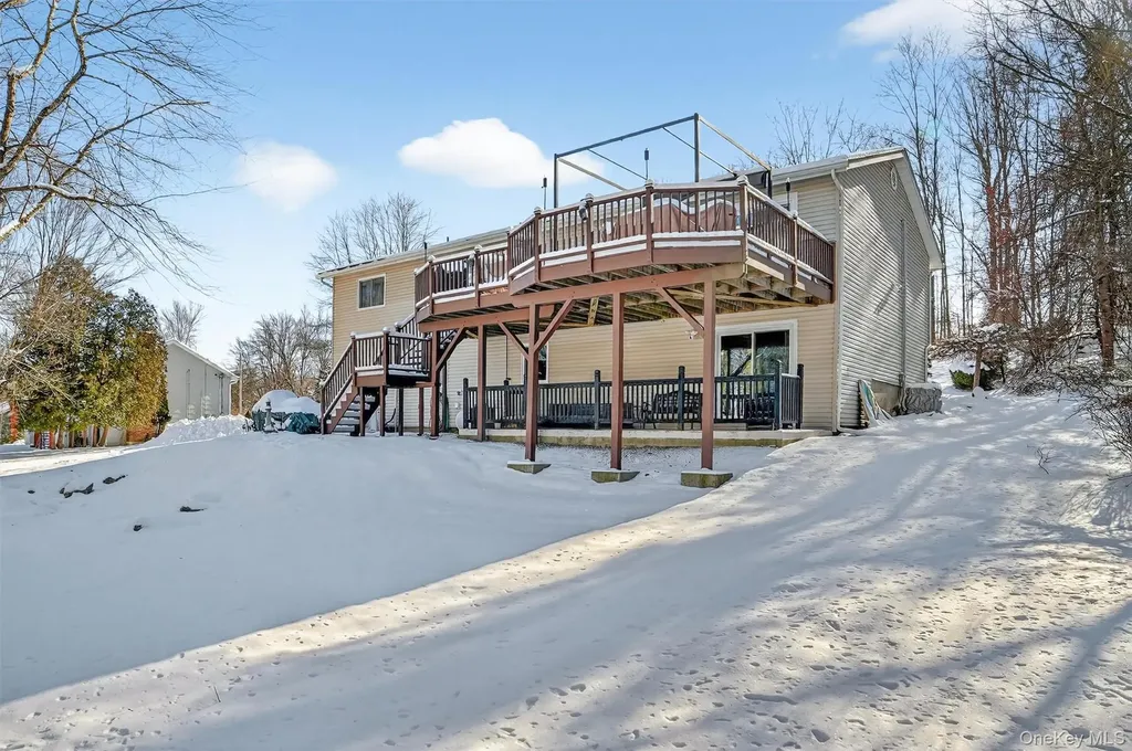 13 Watergate Drive Amawalk NY 10501