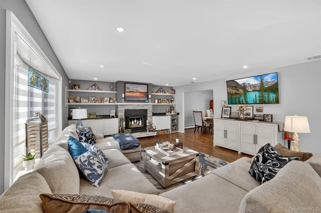 13 Watergate Drive Amawalk NY 10501