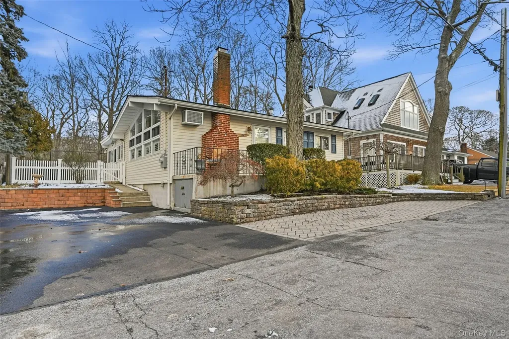 36 Oak Lane Wading River NY 11792