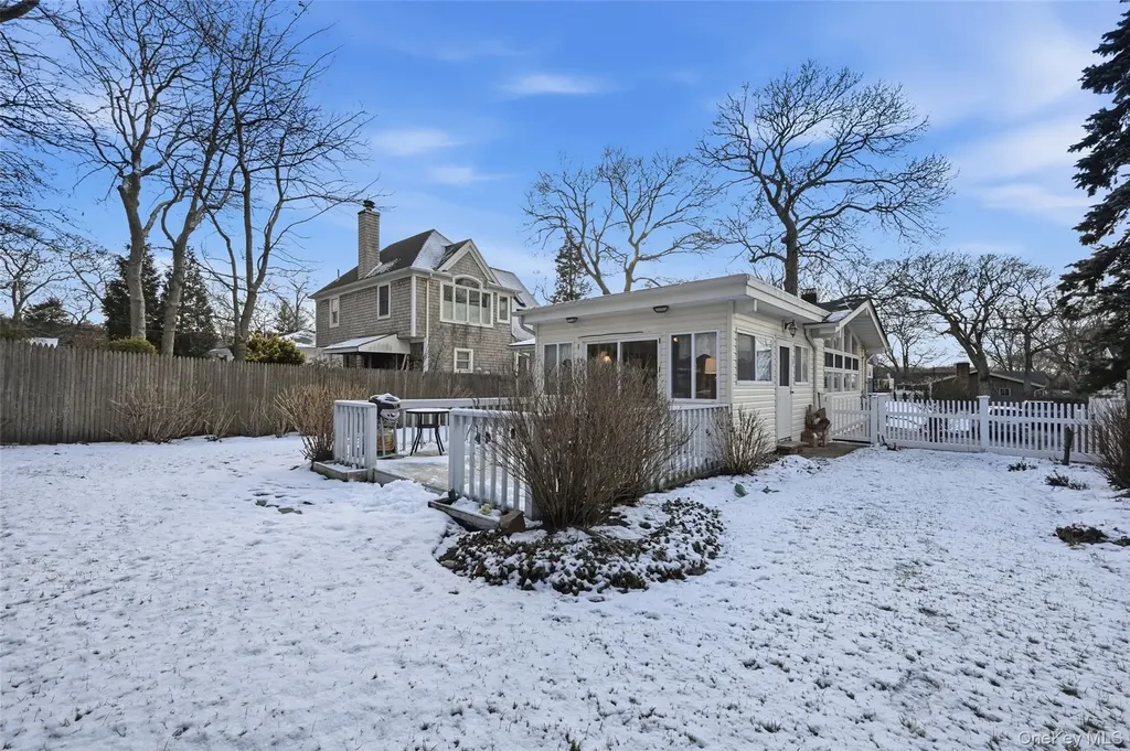 36 Oak Lane Wading River NY 11792