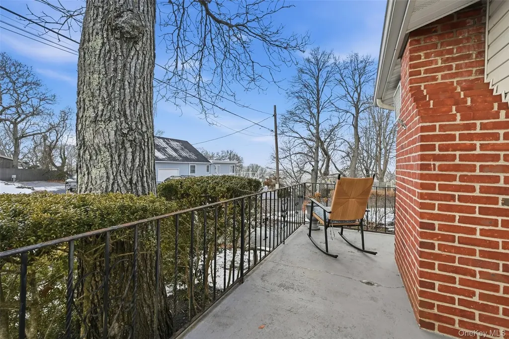 36 Oak Lane Wading River NY 11792