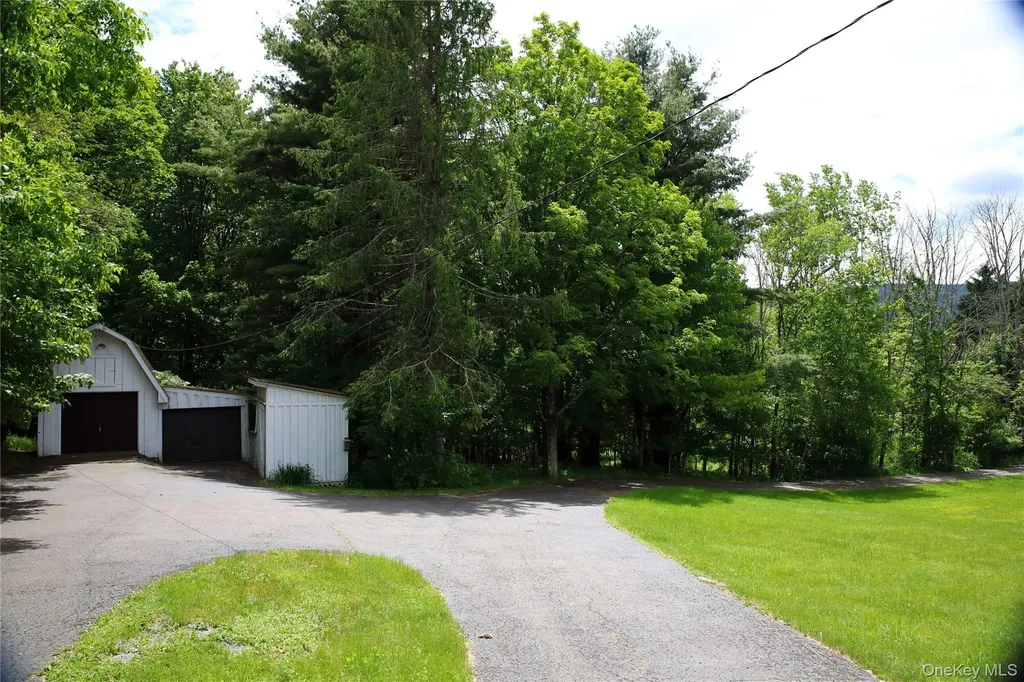 34 Old Road Windham NY 12496
