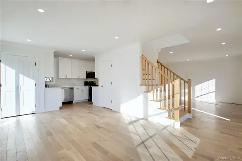 1 Manhasset Avenue Port Washington NY 11050
