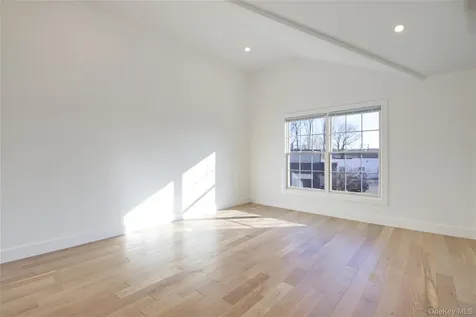 1 Manhasset Avenue Port Washington NY 11050
