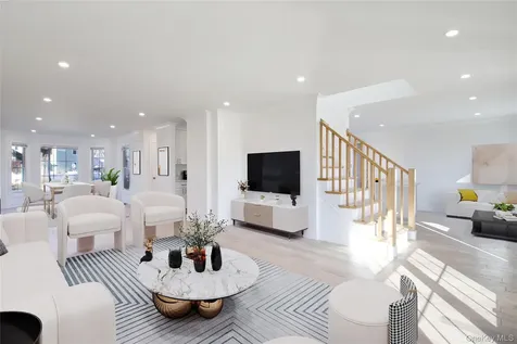 1 Manhasset Avenue Port Washington NY 11050