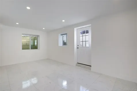 1 Manhasset Avenue Port Washington NY 11050