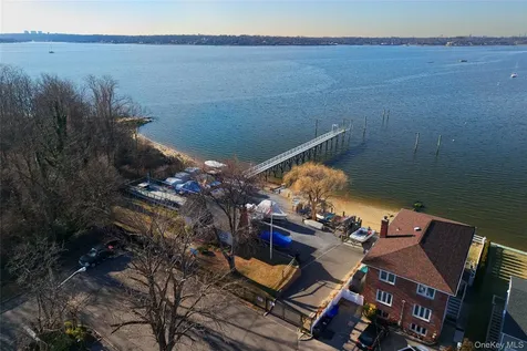 1 Manhasset Avenue Port Washington NY 11050
