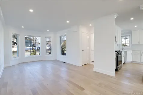 1 Manhasset Avenue Port Washington NY 11050