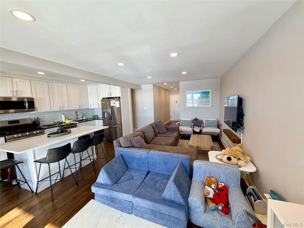 1 E Broadway Long Beach NY 11561