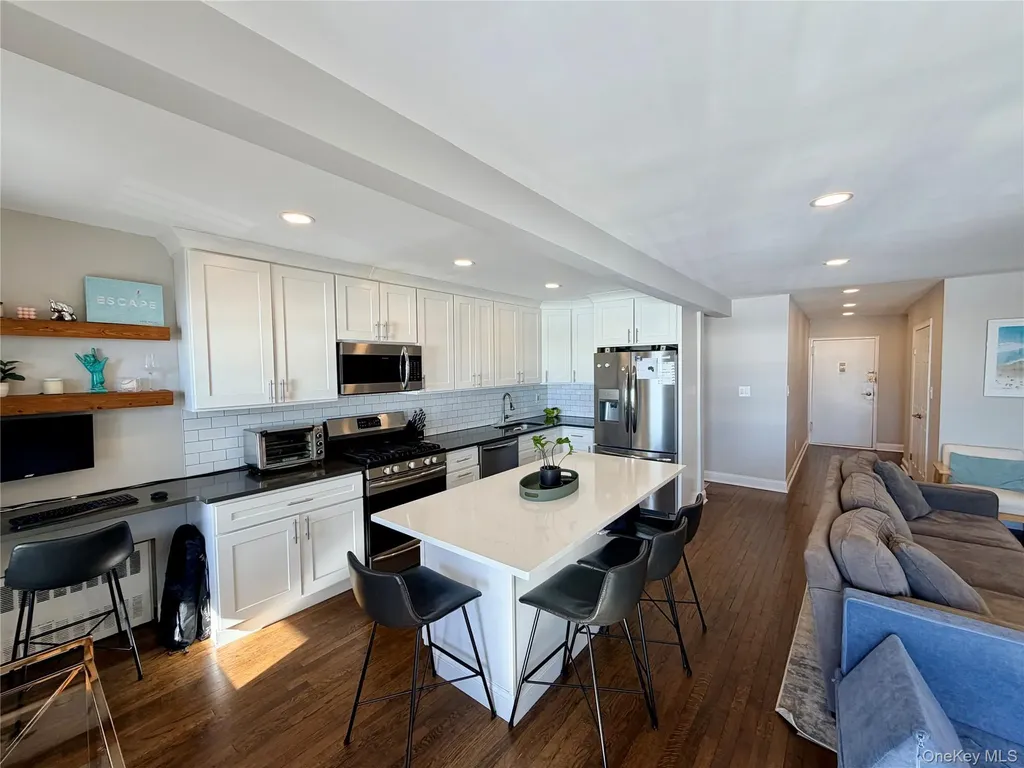 1 E Broadway Long Beach NY 11561