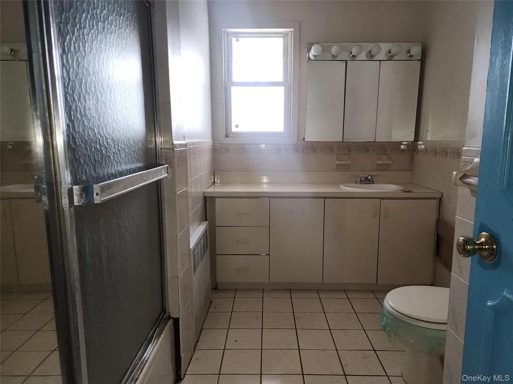 840 Sharon Lane Westbury NY 11590