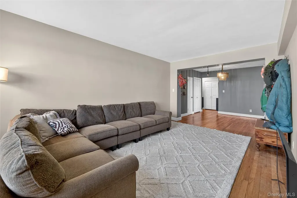 142-21 26th Avenue Flushing NY 11354