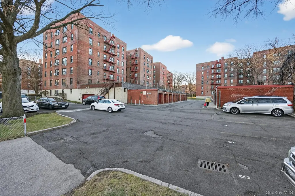 142-21 26th Avenue Flushing NY 11354