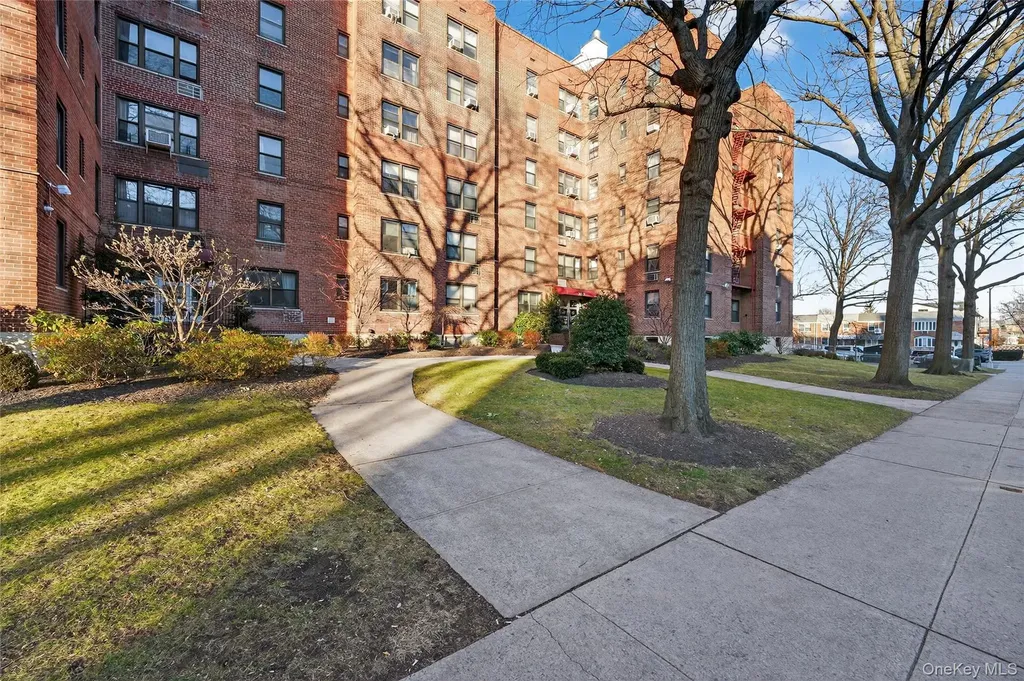 142-21 26th Avenue Flushing NY 11354