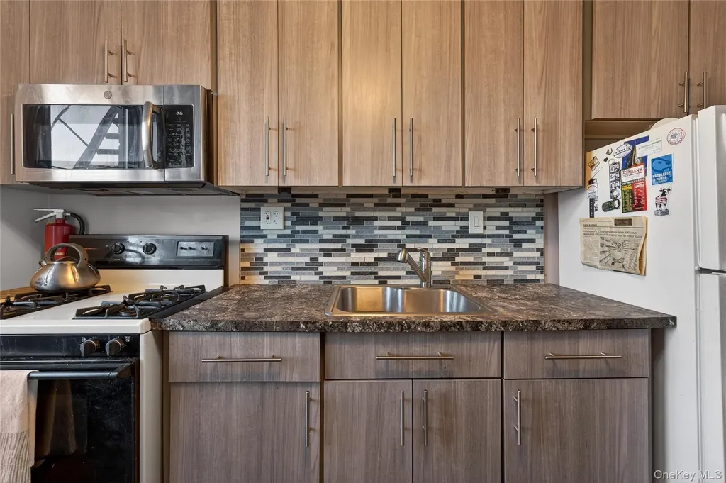 142-21 26th Avenue Flushing NY 11354