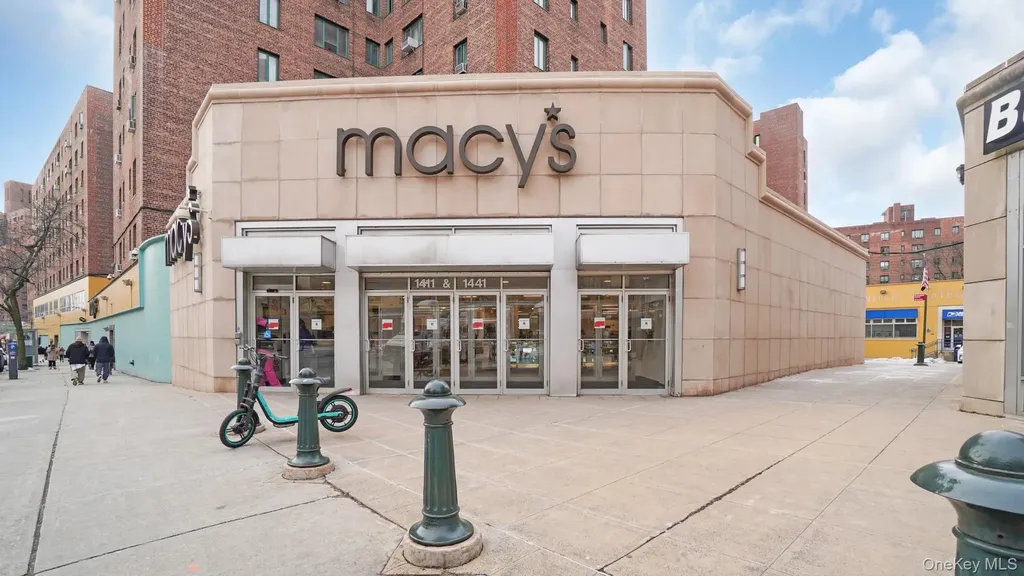 1922 Mcgraw Avenue Bronx NY 10462